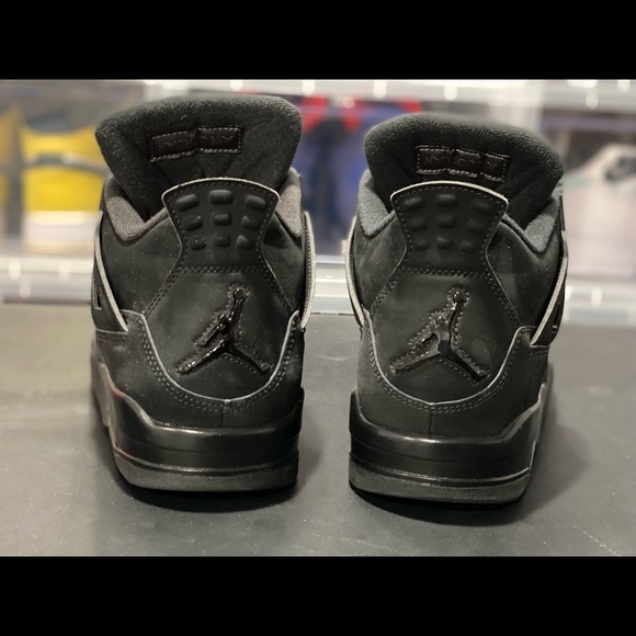 Athletic_Shoes